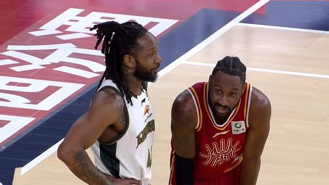 开云体育-赵继伟错失关键球，空砍15+6+7 辽宁男篮惜败山西 双外援弹尽粮绝